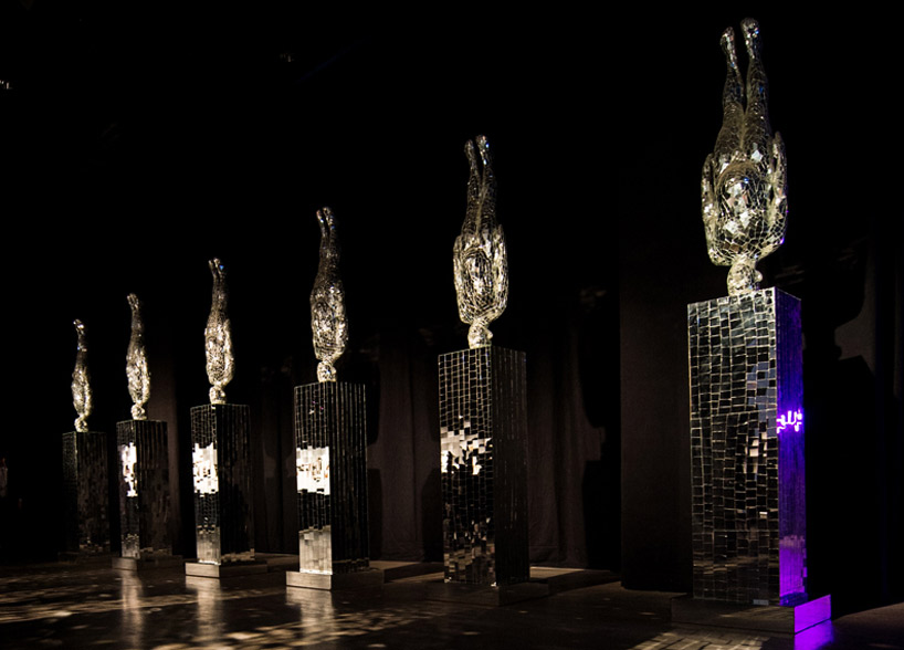li wei: mirror's hand sculpture - 1