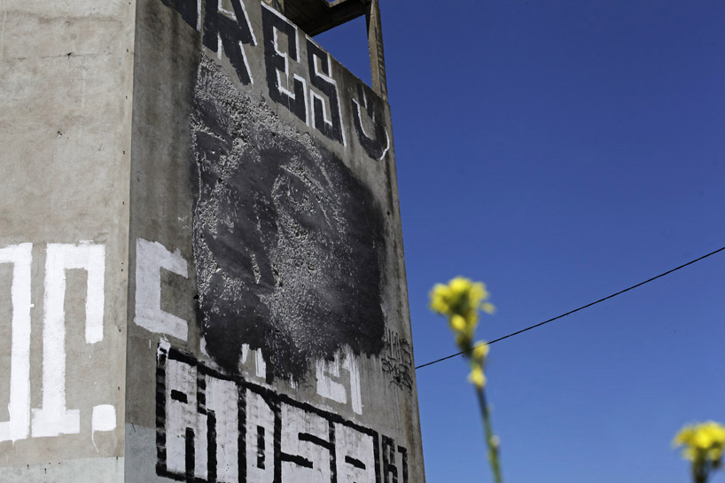 chiseled facade portraits by alexandre farto aka vhils