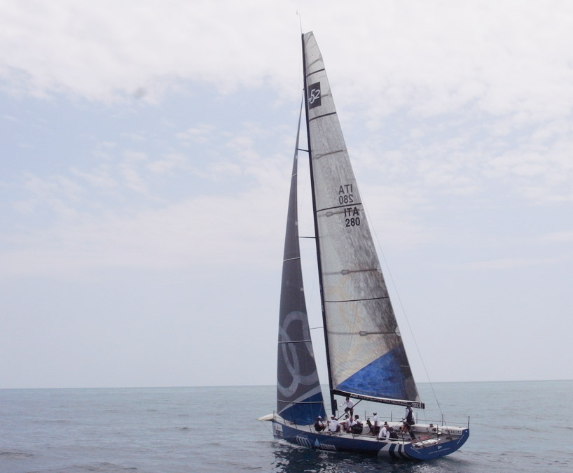 rolf vrolijk: AUDI med cup 2011 race boat