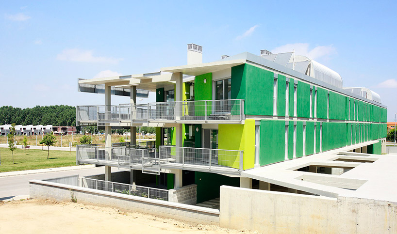 bailo + rull: 18 VPO social housing project