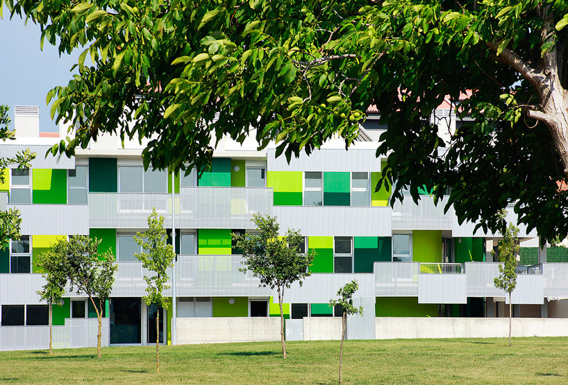 bailo + rull: 18 VPO social housing project