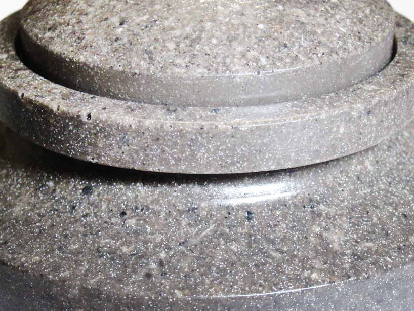 ashen urn