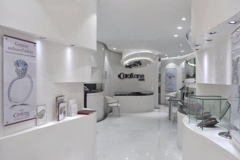 caratlane experience lounge