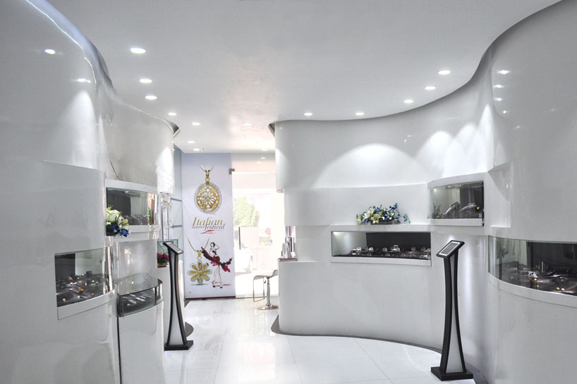 caratlane experience lounge