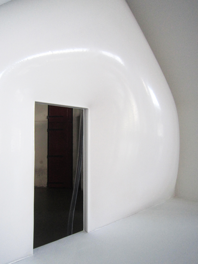 blow me anthropomorphic elements in daily environments provoking various behaviours and fantasies