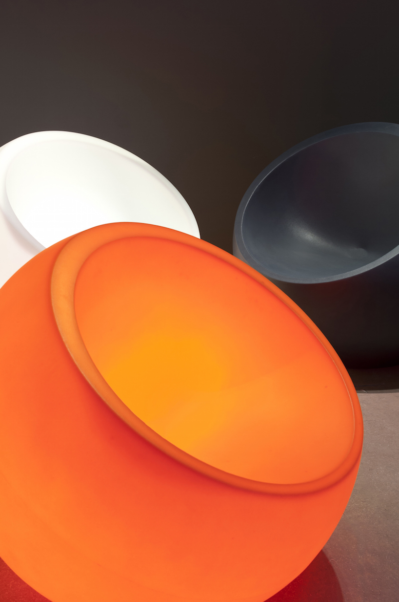 Cranberry chair-lamp