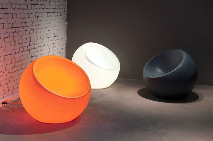 Cranberry chair-lamp