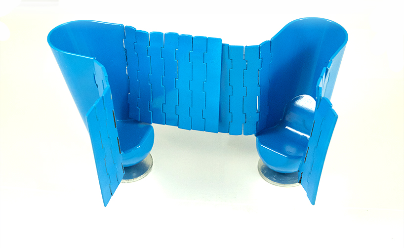 A chair for intro-or-extroverts