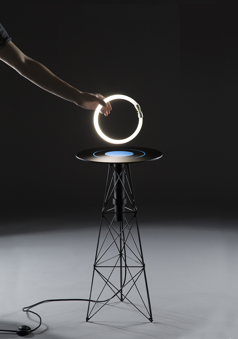 florian dussopt experiments with the electromagnetic EM table