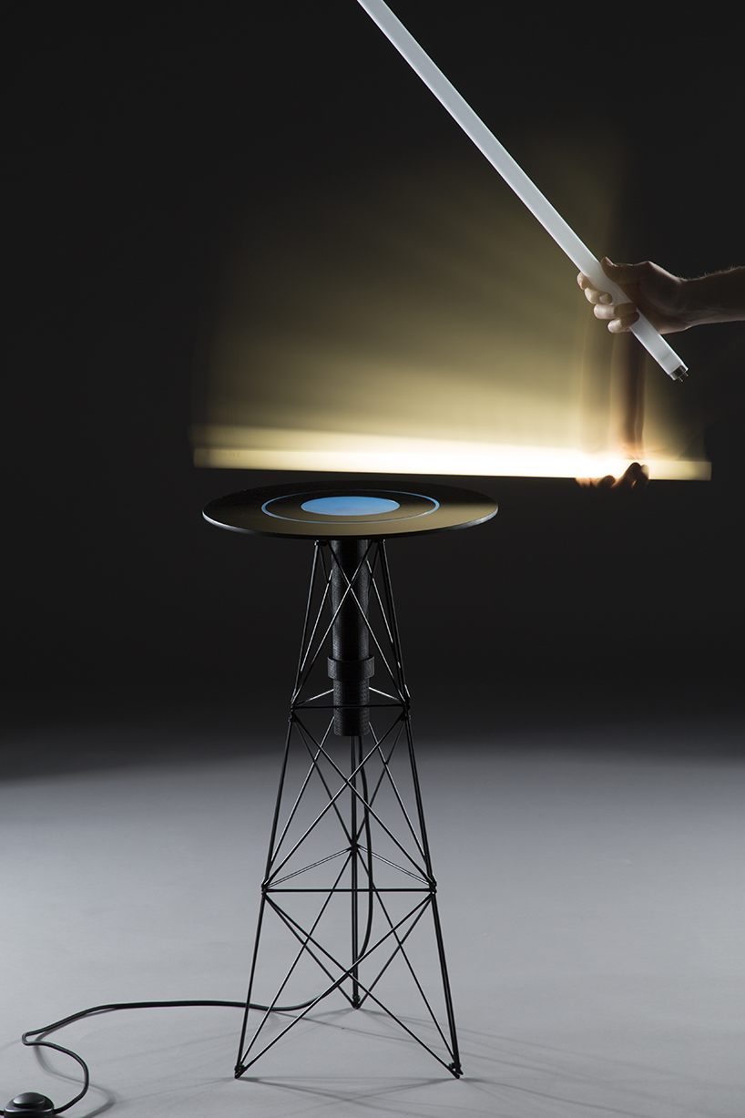 florian dussopt experiments with the electromagnetic EM table