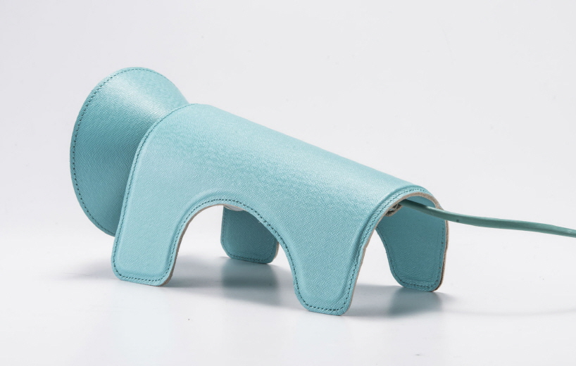 lion penseur table lamps by lee jinyoung