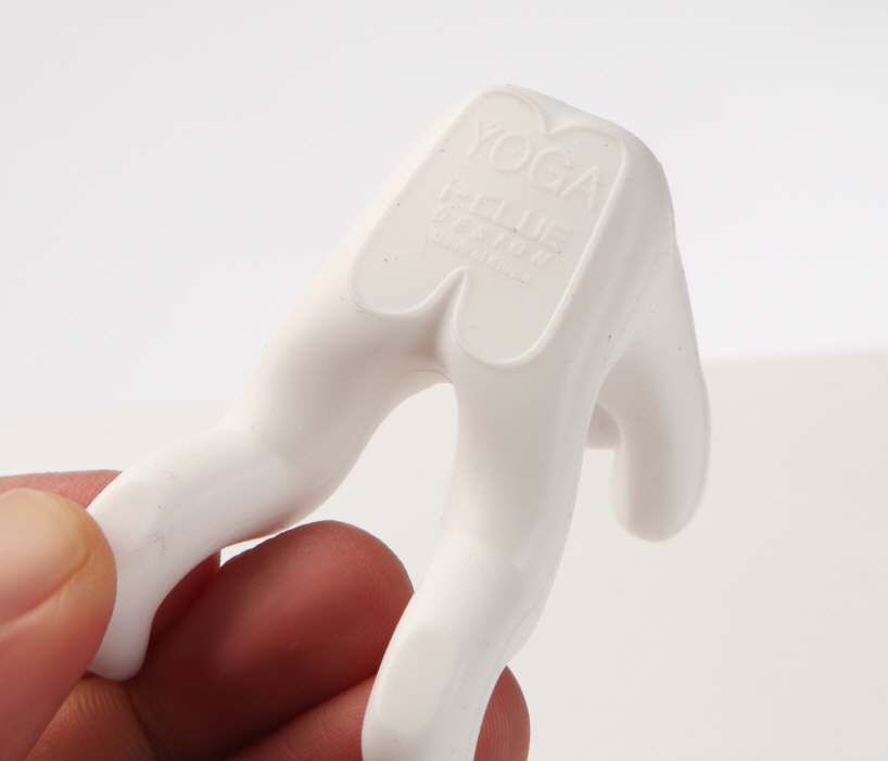 YOGA smartphone stand by i clue design