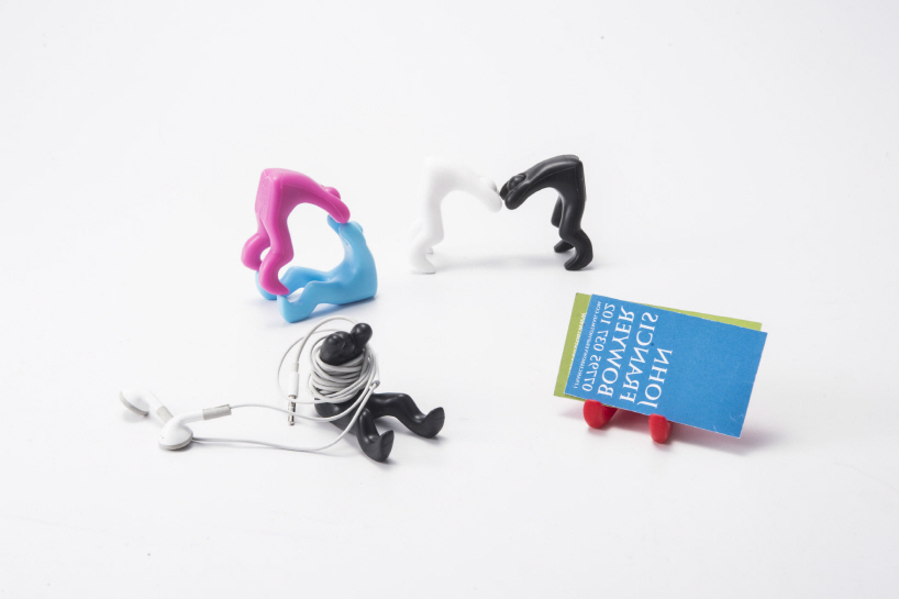 YOGA smartphone stand by i clue design