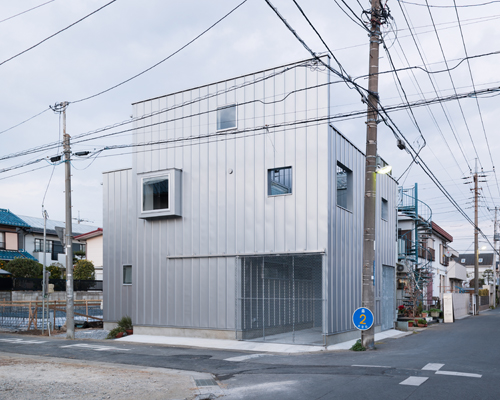 yuji kimura designs factory-like house in chiba