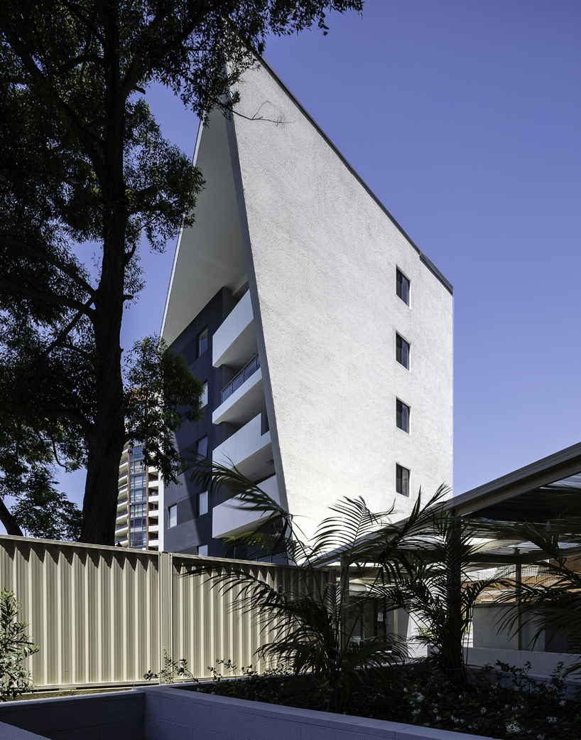 blurred focus apartments in sydney by tony owen partners 