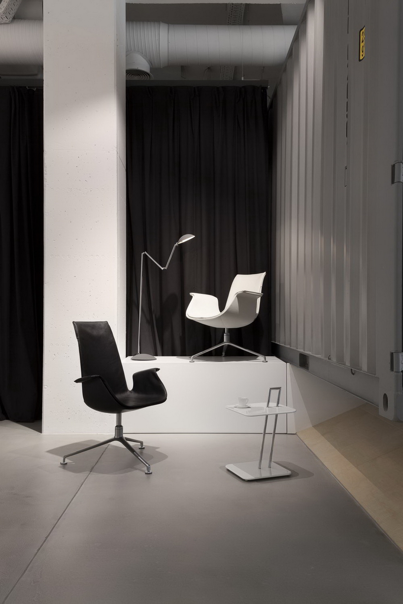 DA architects organizes workspace bulgaria's interior design with an industrial character