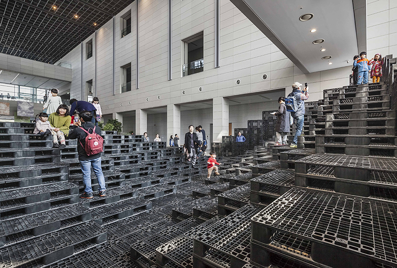HG-A + live components build tectonic landscape with 1000 recycled pallets