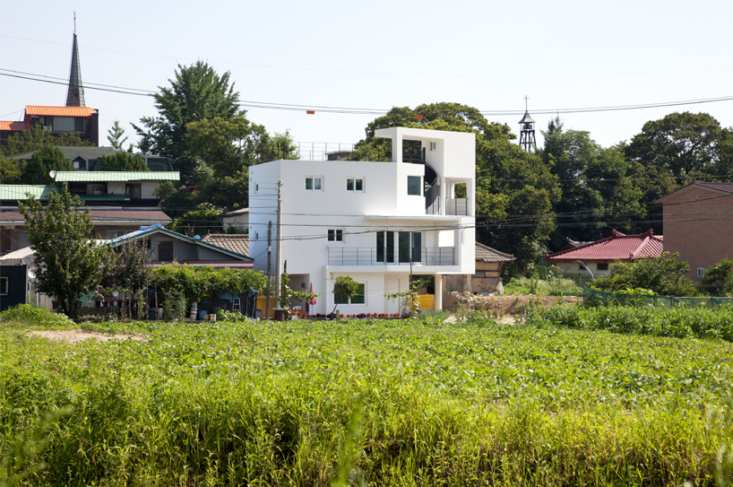 studio_GAON blends public and private spaces for six with nogyang house