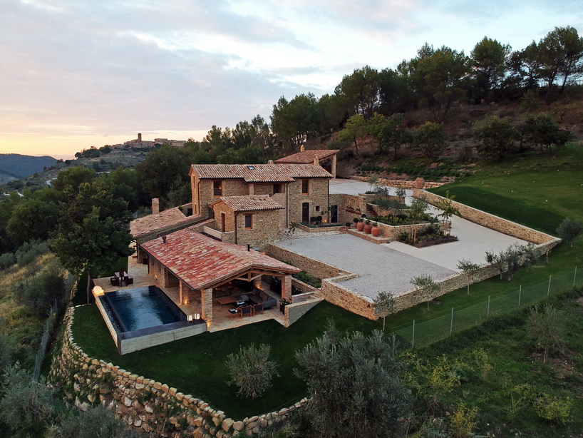 nico van der meulen renovates a 12th century stone guardhouse in italy