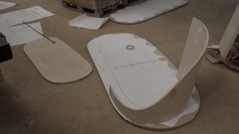 markus johansson curves comfy coquille sofa into shell form