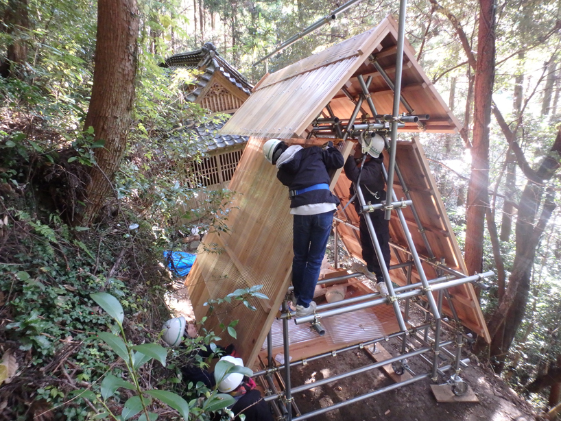 kikuma watanabe designs a movable wooden shinto shrine in the mountains of kochi