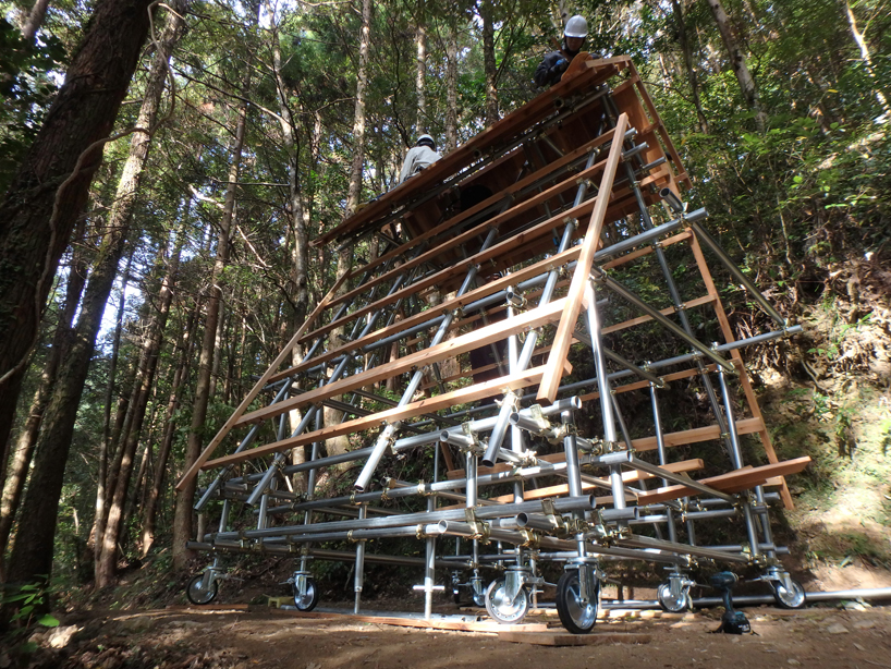 kikuma watanabe designs a movable wooden shinto shrine in the mountains of kochi