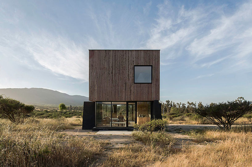 ruizsolar arquitectos el vigilante house chile designboom