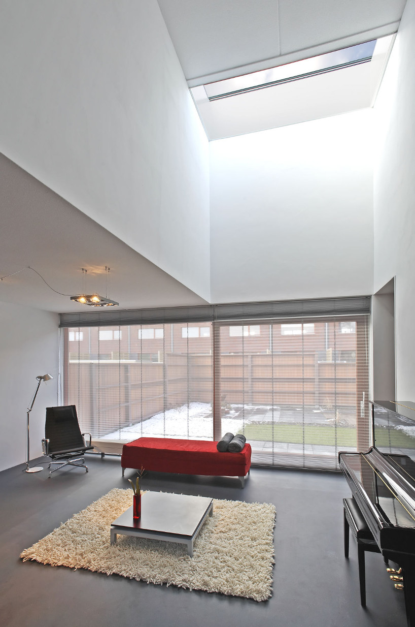 casanova + hernandez architects folds adaptable villas