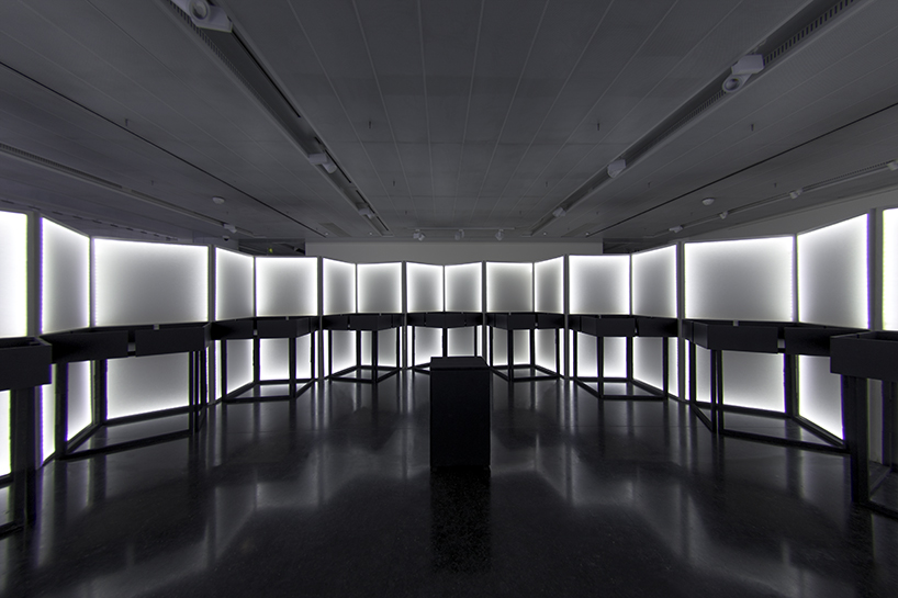 ARCHIEE's pleat luster scenography at maison de la culture du japon in paris