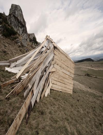 atelier 37.2: sloping house, france