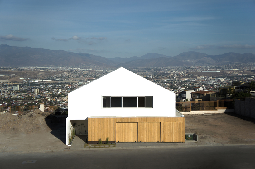 T38studio: HDJ86 single family housing complex, tijuana