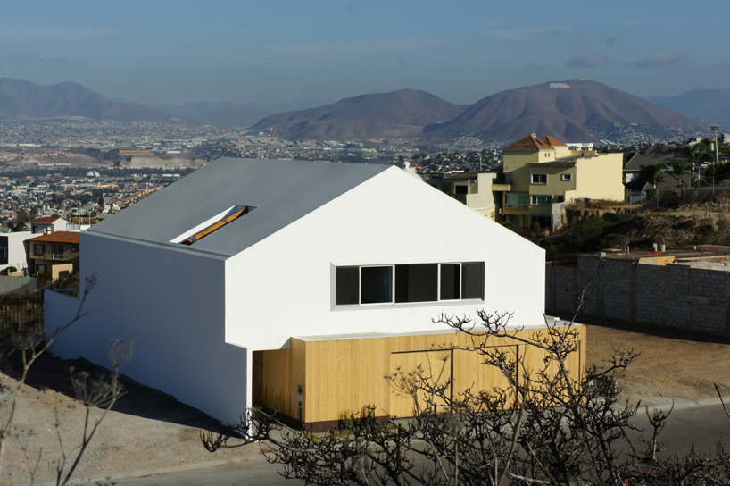 T38studio: HDJ86 single family housing complex, tijuana