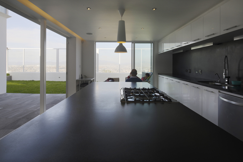 T38studio: HDJ86 single family housing complex, tijuana