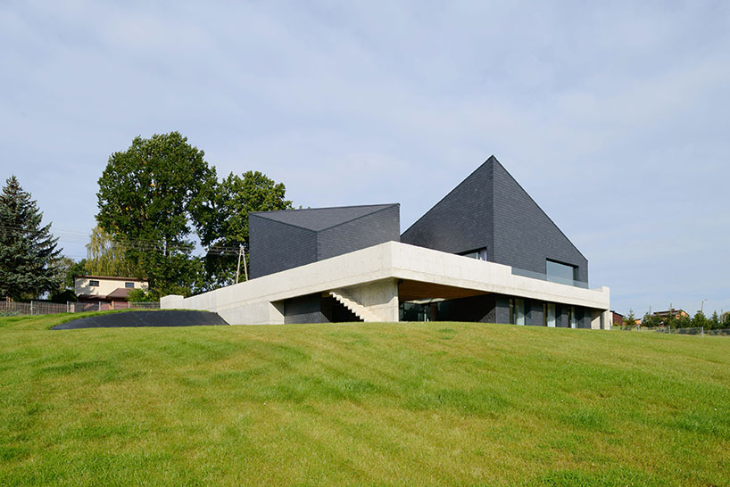 rs+ robert skitek house in krostoszowice poland designboom 
