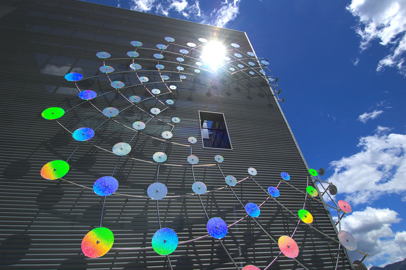 split spiral facade installation by ray king
