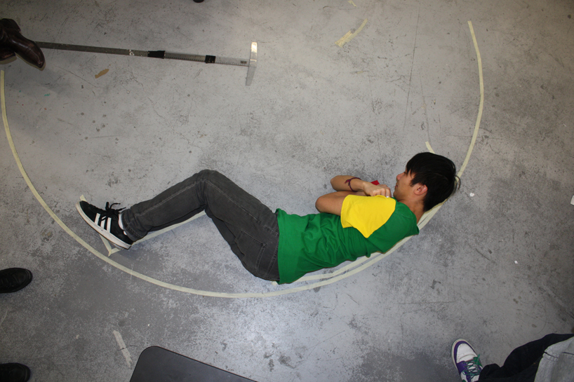 vertice   a cradle like steel cage chaise longue