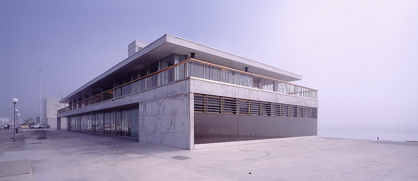 enrique abascal arquitectos: service building at the port of barbate