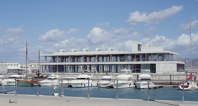 enrique abascal arquitectos: service building at the port of barbate