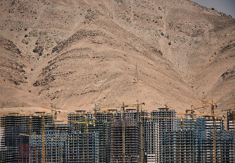Η έντονη εξέλιξη της ερήμου του Ιράν καταγράφεται από τον manuel alvarez diestro designboom