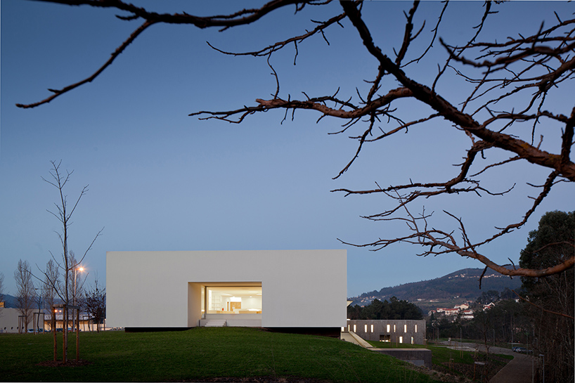 pedro reis floats horizontal white volume on melgaco sports school