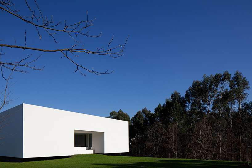 pedro reis floats horizontal white volume on melgaco sports school