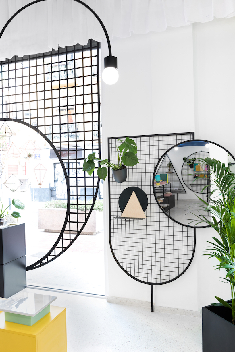 masquespacio paints valencia lifestyle store with block colors + bold lines