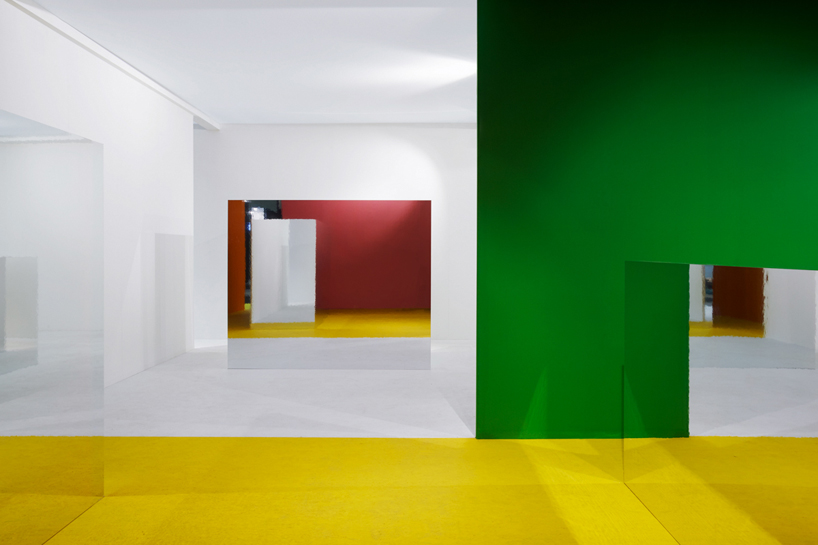 i29 installs colored volumes and mirrors to distort perception
