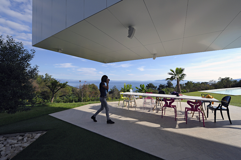 nest and cave house by idis turato