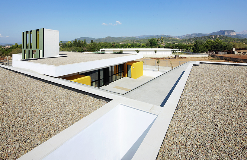 bartomeu ordines primary school and kindergarten by ripolltizon, spain 