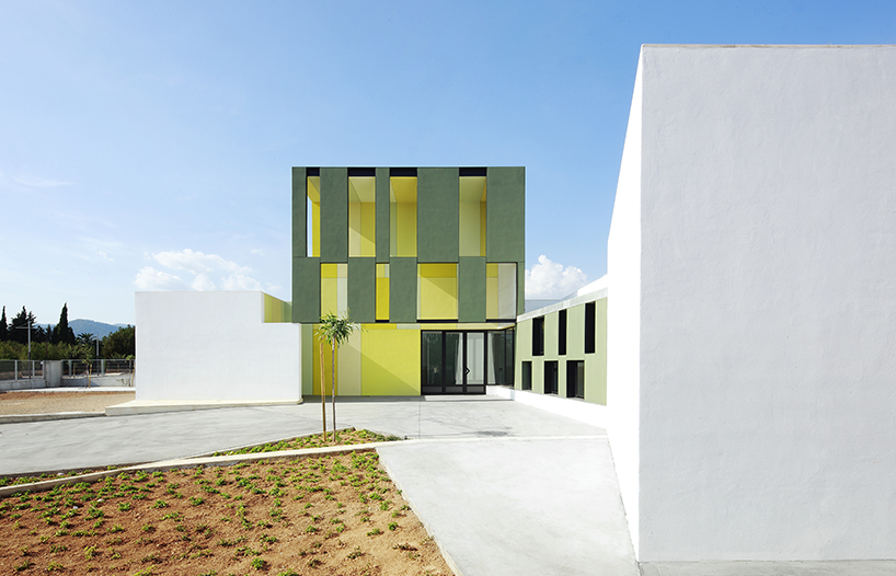 bartomeu ordines primary school and kindergarten by ripolltizon, spain 