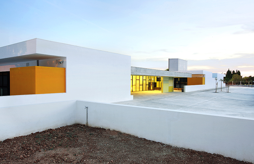 bartomeu ordines primary school and kindergarten by ripolltizon, spain 