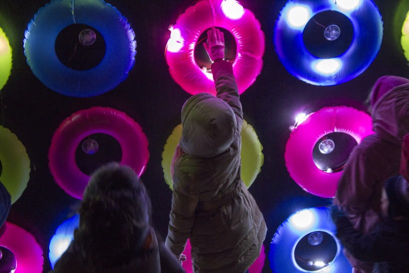 floating lights in fete des lumieres by travesias de luz