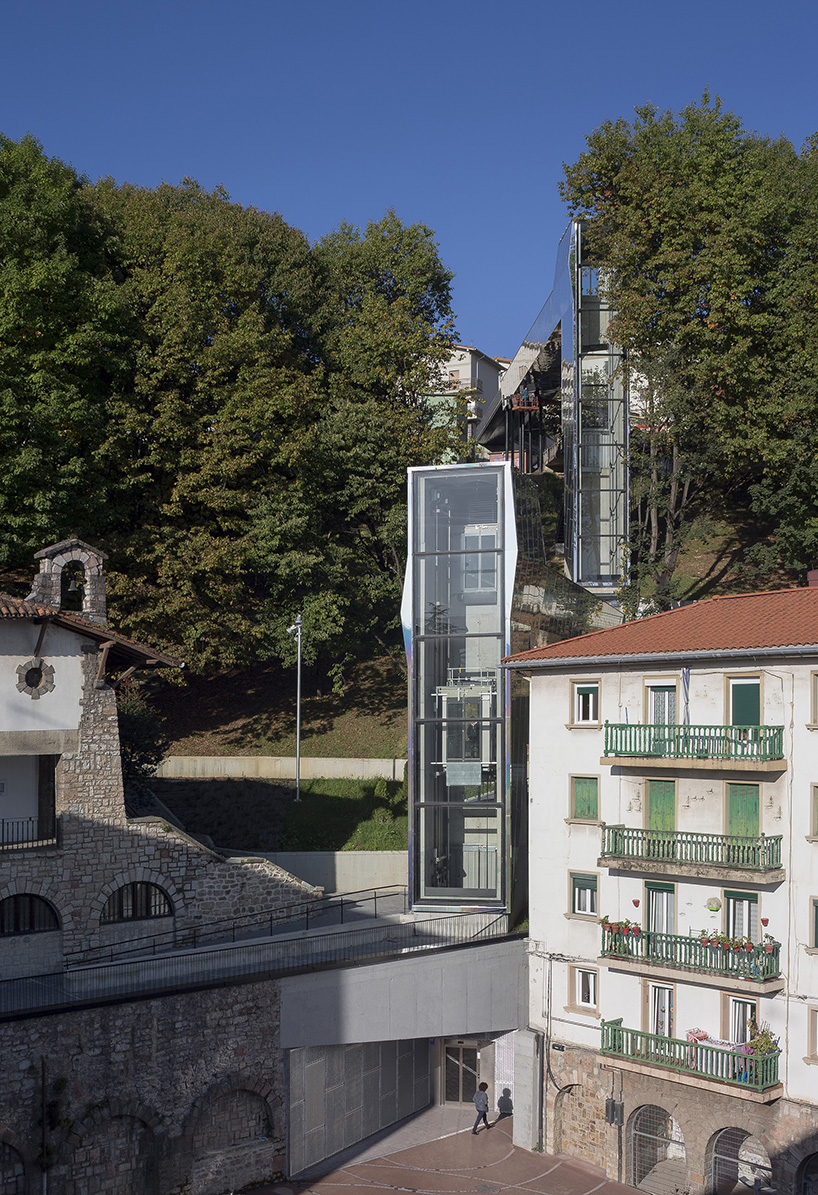 vaumm builds an 'urban elevator' to reconnect errenteria