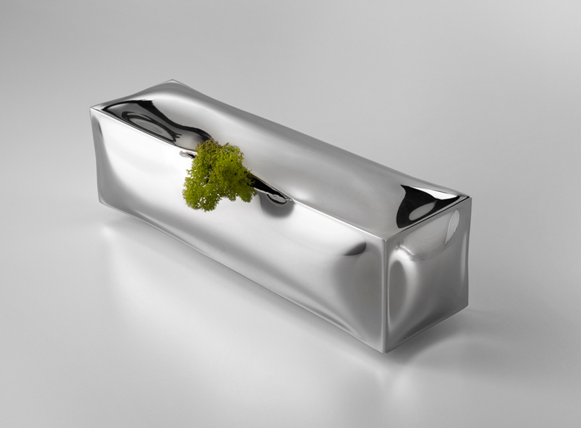 4p1b: 273 frozen water vases for de vecchi